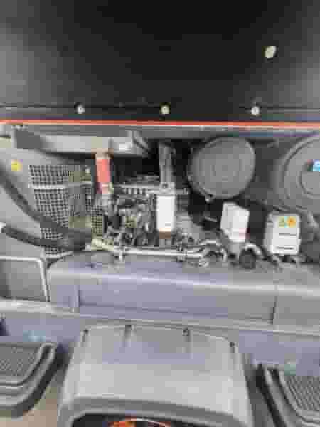 Kompresor mobilny Atlas Copco XAHS 317 - 18m3 -12 bar -2016r / 2230mth - Photo 4