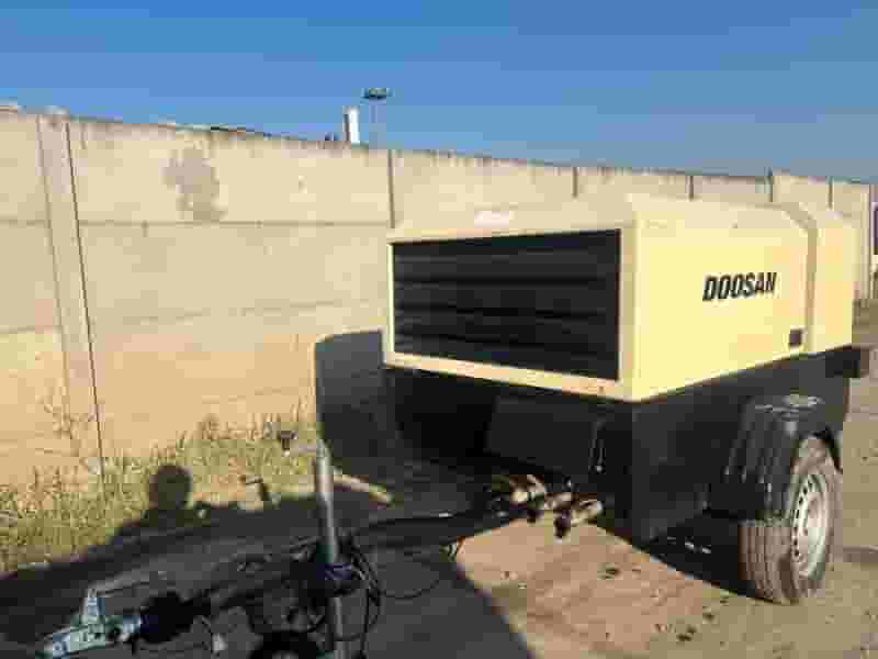 Kompresor Mobilny Doosan 751 - Zar.w PL 2009r -282 Mth - Photo 2