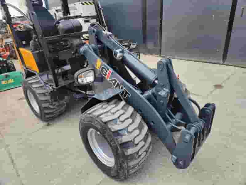 Ładowarka Giant V452 xtra HD - 2019 r - 628 mth - Photo 4