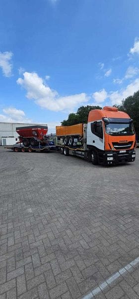 Usługi transportowe niskopodwozie-transport maszyn budowlanych,ciągnik - Photo 1