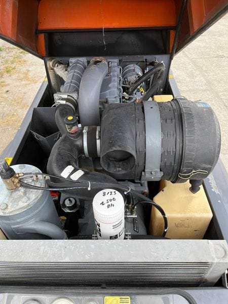 Kompresor Atlas Copco XAS 97 z osuszaczem z 2011r - Photo 3