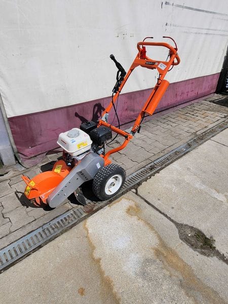 Frezarka do pni DOSCO  karczownica łuparka silnik honda - Photo 1