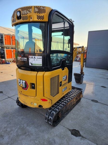 Caterpillar 301.8 CAT - 2020r - 2320 mth - Photo 2