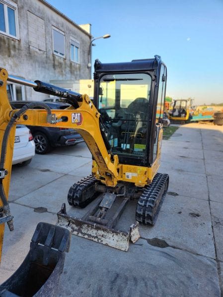 Caterpillar 301.8 CAT - 2020r - 2320 mth - Photo 3