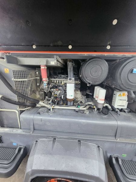 Kompresor mobilny Atlas Copco XAHS 317 - 18m3 -12 bar -2016r / 2230mth - Photo 4