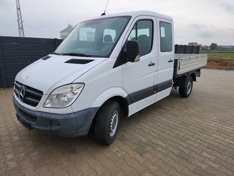 Mercedes Sprinter Brygada 7 osób ze skrzynią