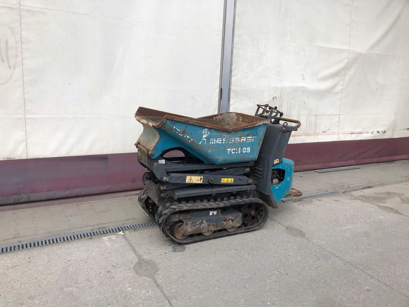 Taczka spalinowa, wywrot, kiper, gąsinica