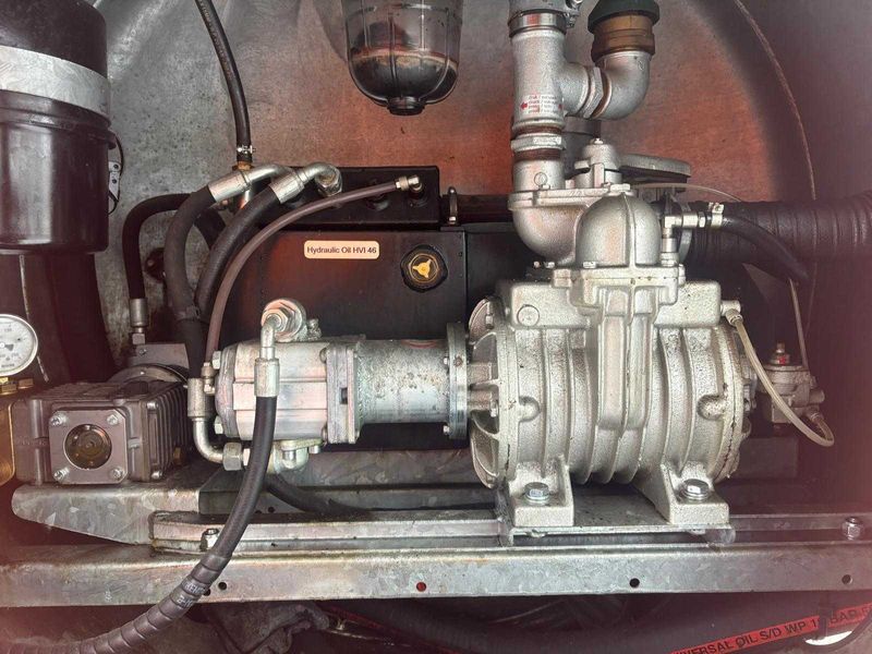 Samochód asenizacyjny Iveco - Thumbnail 3